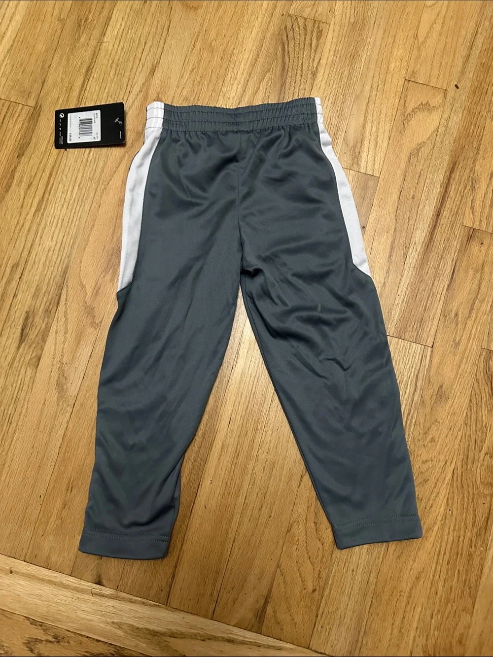 Nike Kids Gray Joggers with White Side Panels 4T. 3-4 yrs
